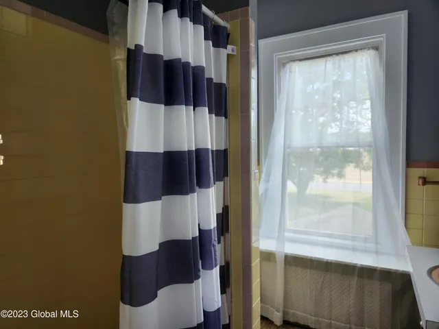 $1,950 | 9 Duncan Lane, Brunswick, NY 12180