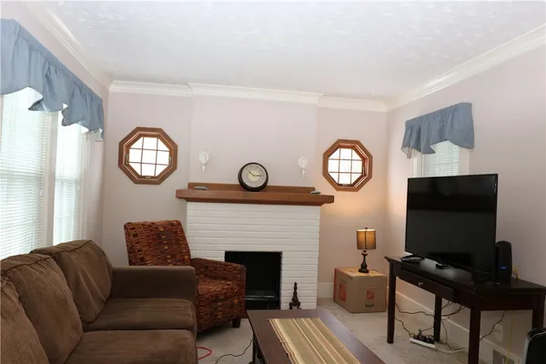 $2,100 | 195 Brookridge Drive, Greece, NY 14616