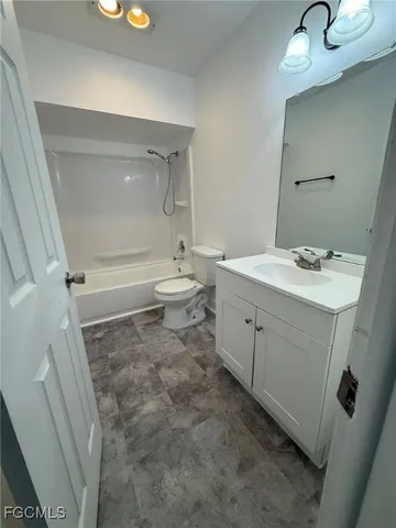 $1,400 | 2708 Broadway, Unit 5, Fort Myers, FL 33901