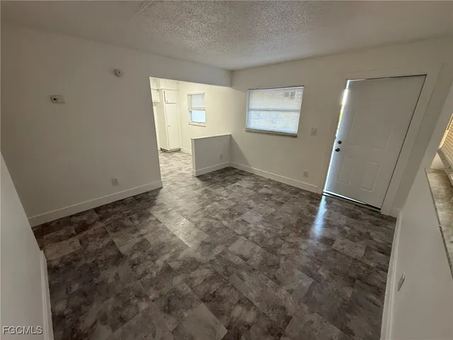 $1,400 | 2708 Broadway, Unit 5, Fort Myers, FL 33901