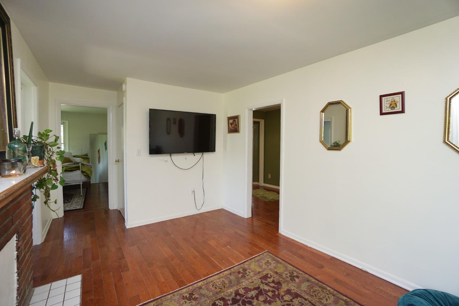 8806 Pine Road Cincinnati, OH 45242 - Photo 4 of 18 Gallery Image 4