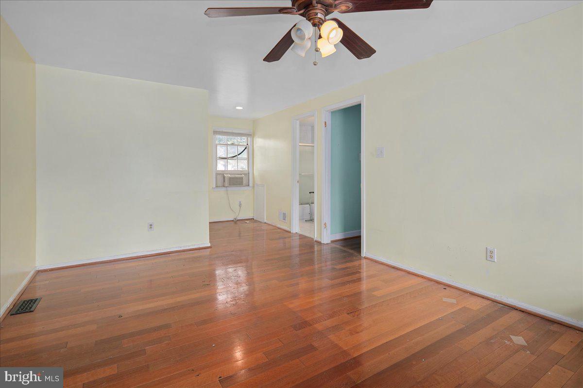 12814 Pinecrest Road Herndon, VA 20171 - Photo 18 of 31 Primary Bedroom with Ensuite Bath and WI Closet