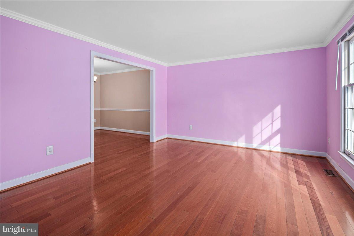 12814 Pinecrest Road Herndon, VA 20171 - Photo 5 of 31 Crown Molding