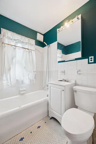 $229,900 | 2924 Emerson Avenue North, Minneapolis, MN 55411