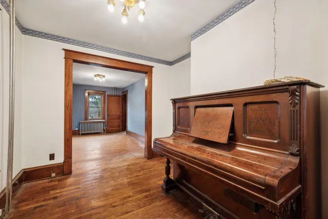 $229,900 | 2924 Emerson Avenue North, Minneapolis, MN 55411