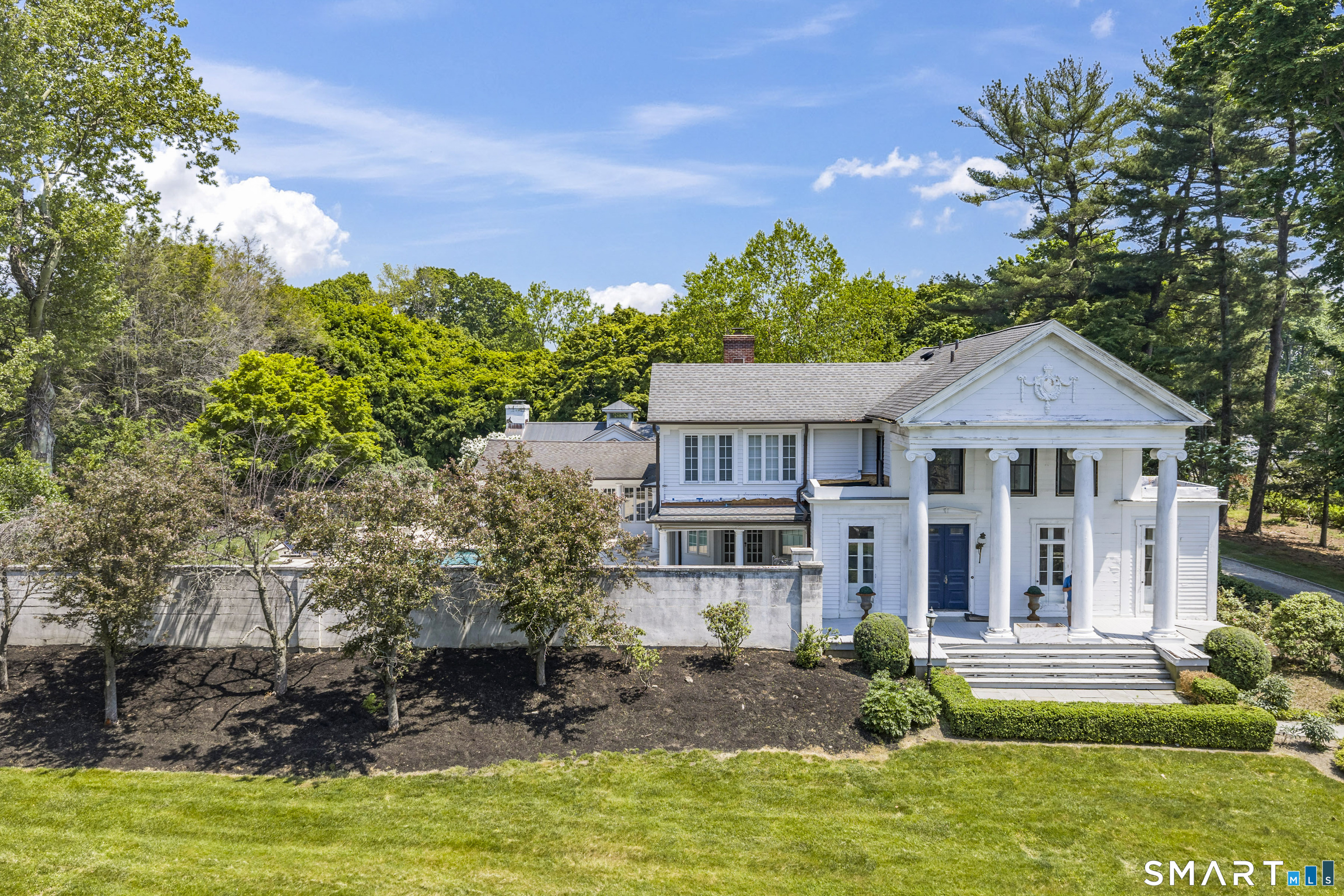 817 Sasco Hill Road Fairfield, CT 06824 - Photo 2 of 8