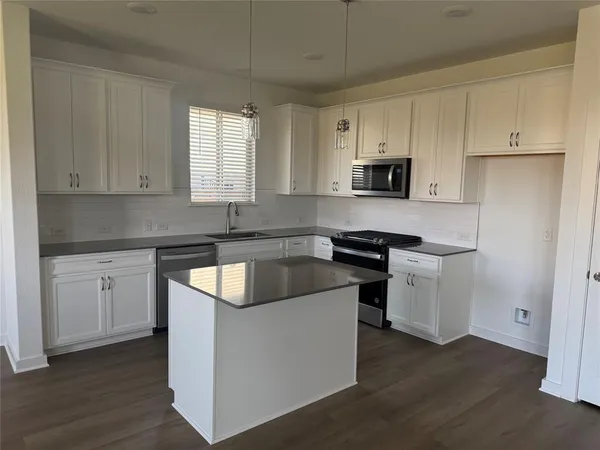 $2,395 | 440 Bristlecone Bend, Liberty Hill, TX 78642