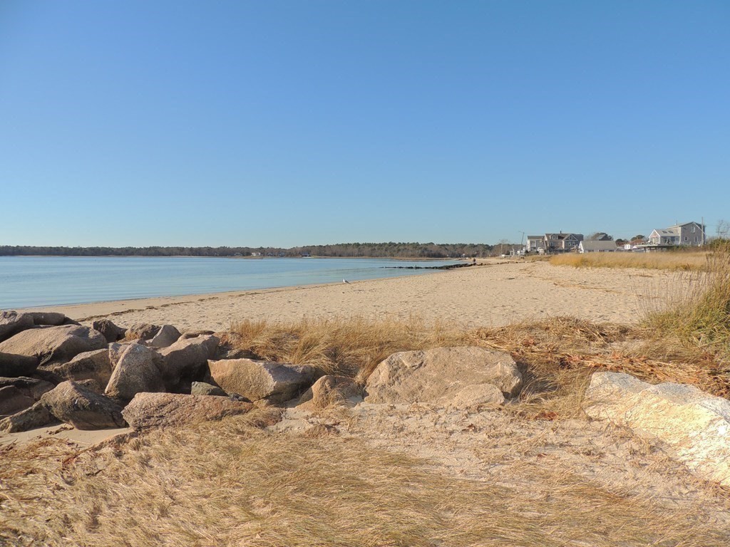 35 Bayview Street Wareham, MA 02571 - Photo 2 of 25