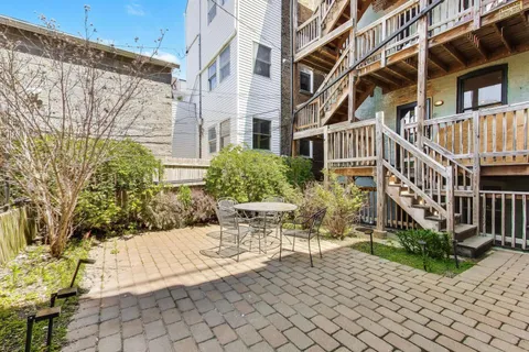 $2,750 | 2132 North Oakley Avenue, Unit 1, Chicago, IL 60647
