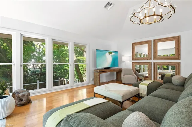 $7,750,000 | 61 12th Avenue South, Naples, FL 34102