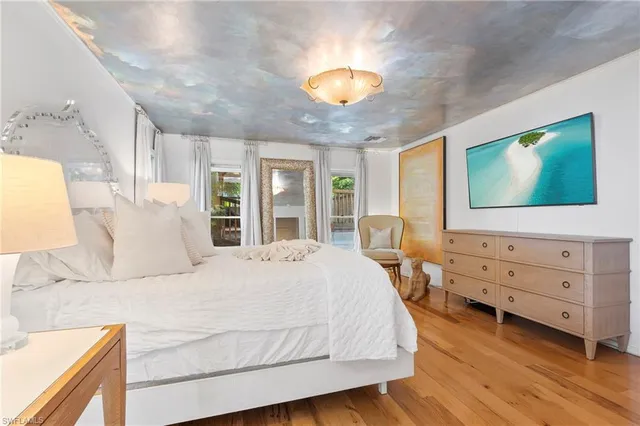 $7,750,000 | 61 12th Avenue South, Naples, FL 34102