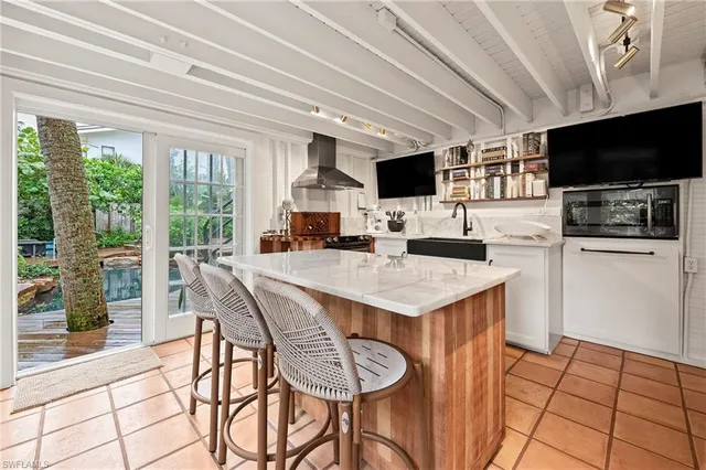 $7,750,000 | 61 12th Avenue South, Naples, FL 34102