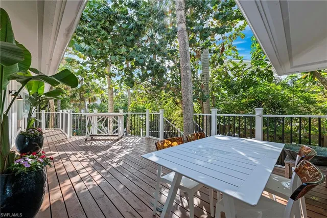 $7,750,000 | 61 12th Avenue South, Naples, FL 34102