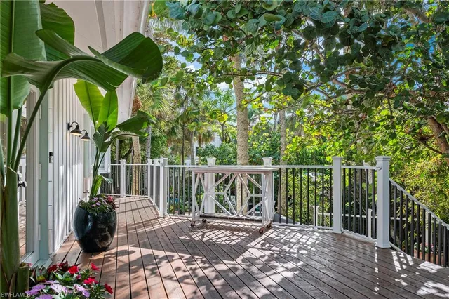 $7,750,000 | 61 12th Avenue South, Naples, FL 34102