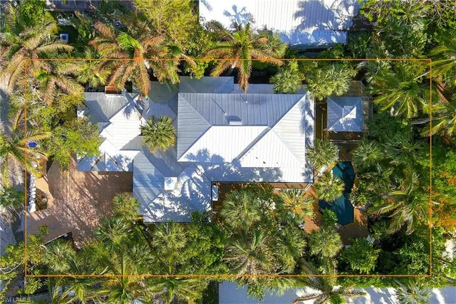 $7,750,000 | 61 12th Avenue South, Naples, FL 34102