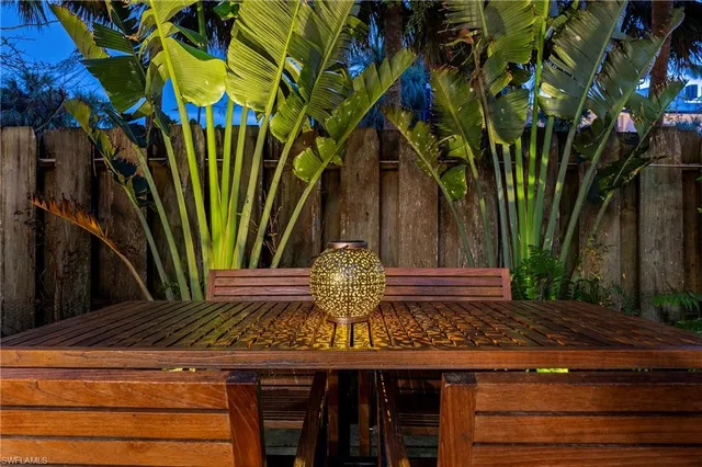 $7,750,000 | 61 12th Avenue South, Naples, FL 34102