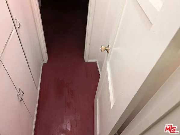 a bathroom with a tub