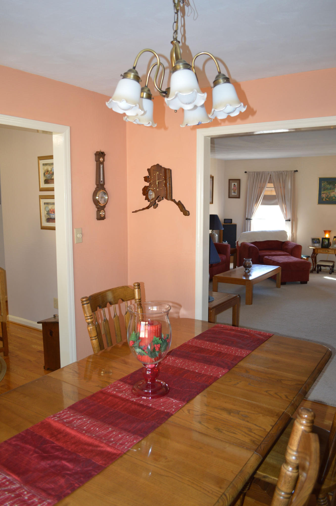 92 Oak Crest Drive Blue Ridge, VA 24064 - Photo 30 of 48 a living room with dining table