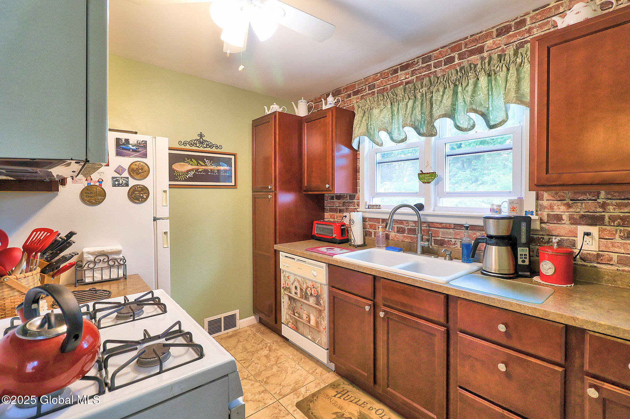 2055 Curry Road Schenectady, NY 12303 - Photo 11 of 38 11