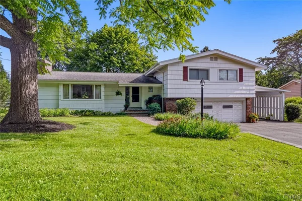 $379,900 | 404 Sycamore Terrace, De Witt, NY 13214