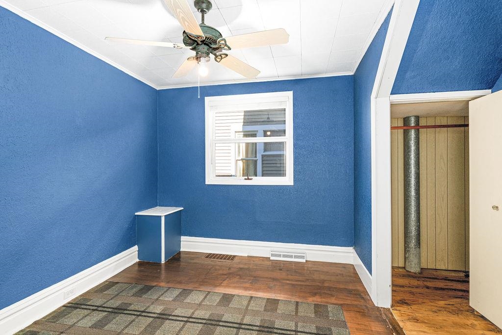 1209 Baxter Avenue Superior, WI 54880 - Photo 10 of 31 Main Floor Bedroom