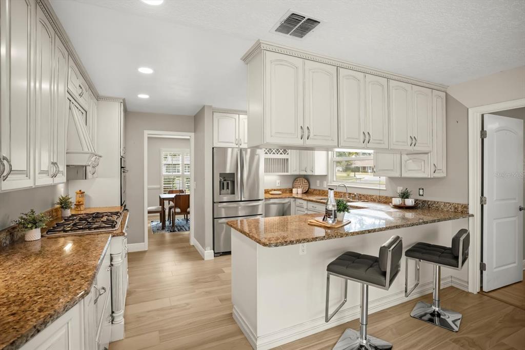 104 Valencia Loop Altamonte Springs, FL 32714 - Photo 3 of 47