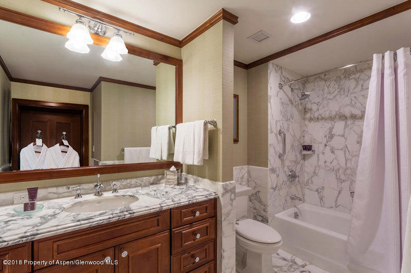 197 Prospector Road, Unit 24062 Aspen, CO 81611 - Photo 23 of 42 Ritz-Carlton-Club-3BR1 (18)