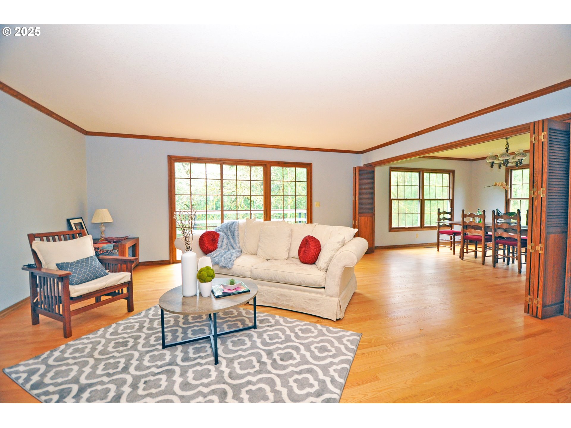 15207 Forsythe Road Oregon City, OR 97045 - Photo 5 of 45 Living Room/Dining Room