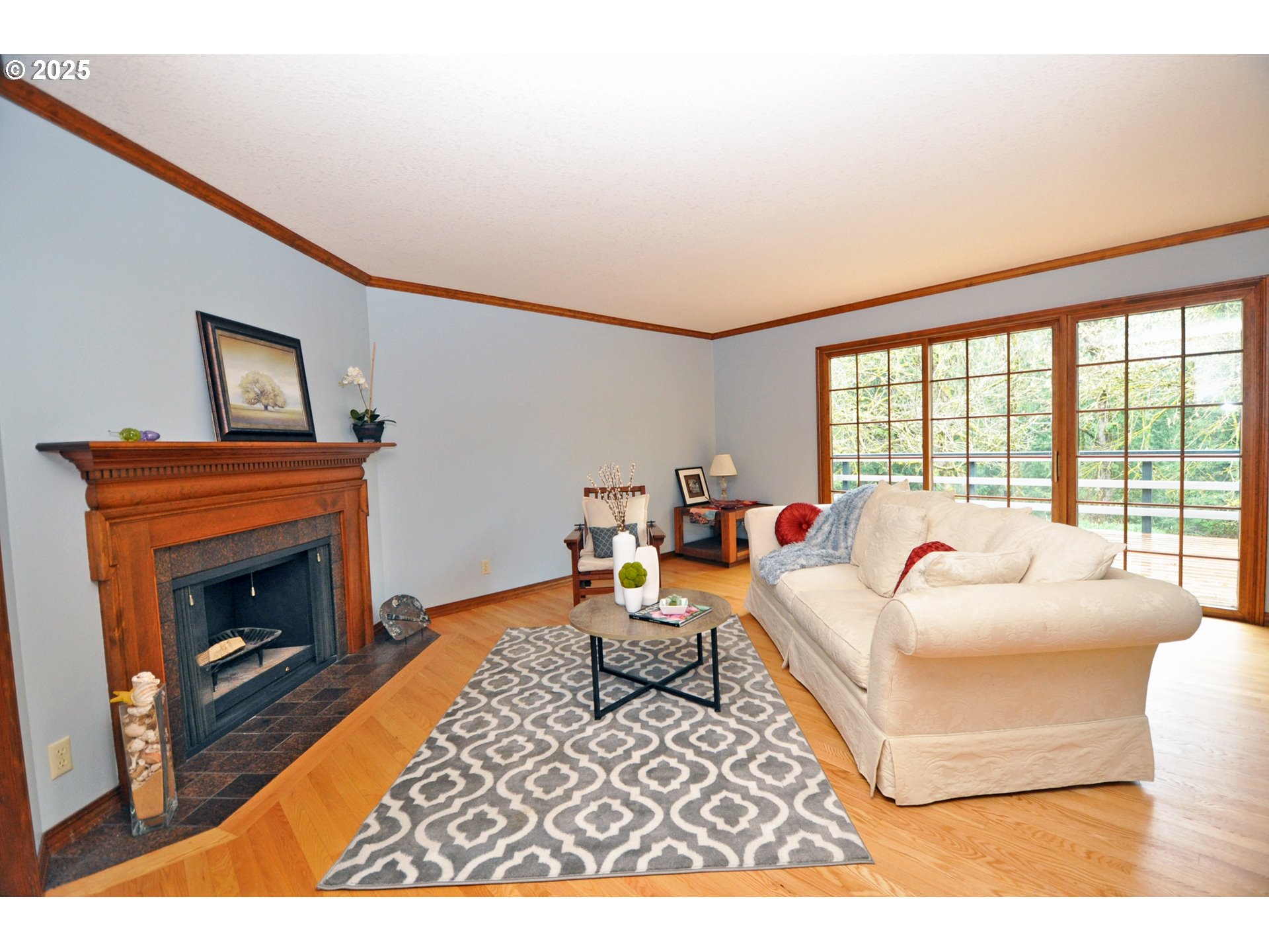 15207 Forsythe Road Oregon City, OR 97045 - Photo 8 of 45 Living Room