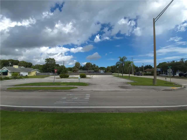 front view of house with a yard