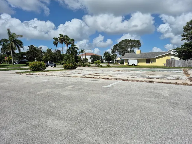 $615,000 | 810 21st Street, Vero Beach, FL 32960