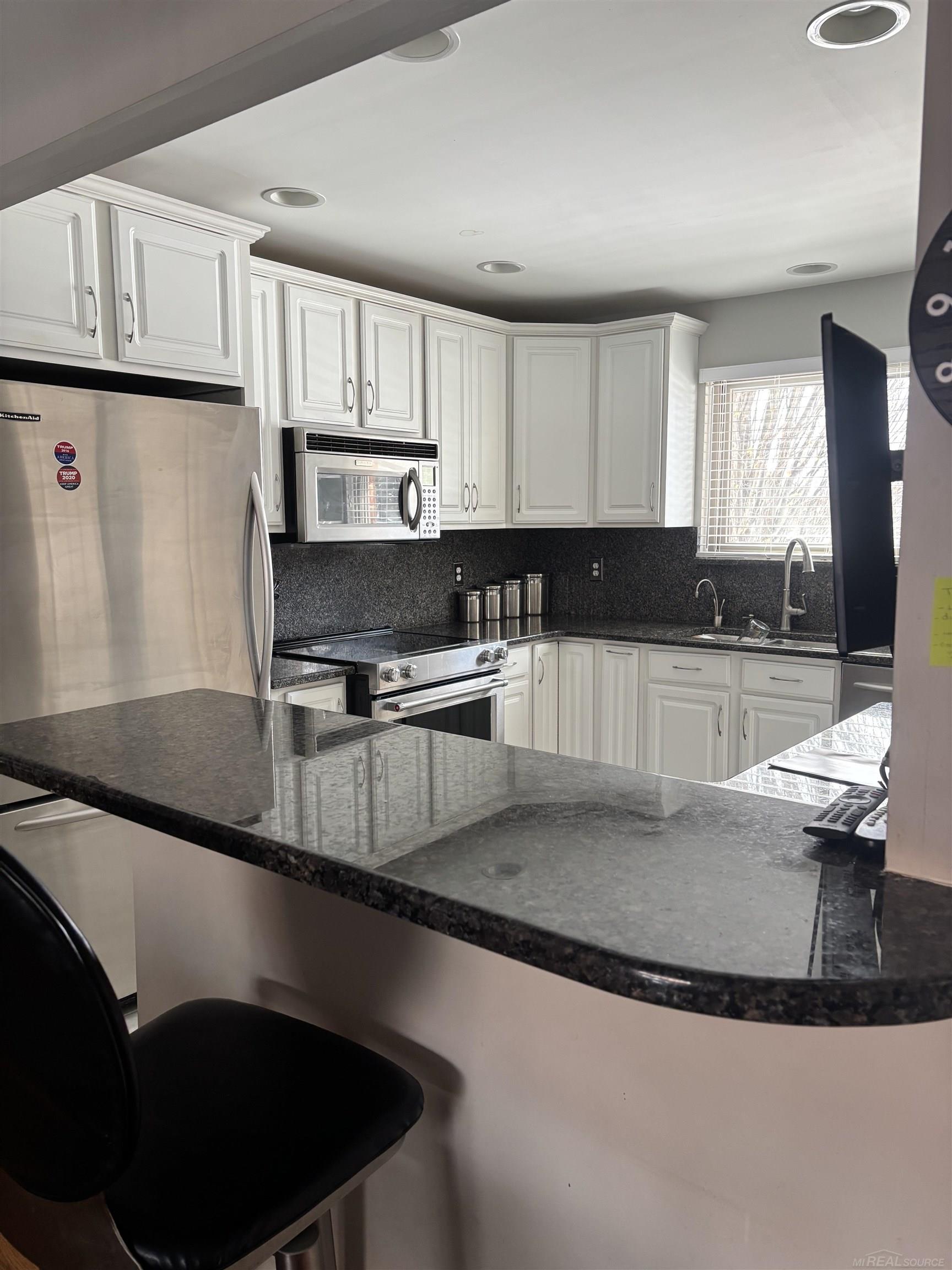 3668 Old Creek Road Troy, MI 48084 - Photo 4 of 10