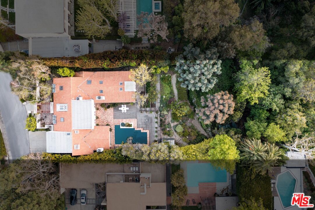 635 North Bonhill Road Los Angeles, CA 90049 - Photo 18 of 19 an aerial view of residential houses with outdoor space