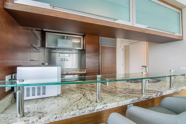 $7,000 | 6000 Indian Creek Drive, Unit 11A, Miami Beach, FL 33140