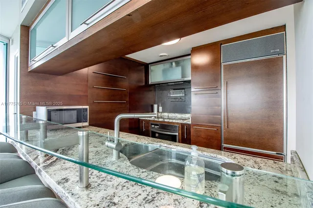 $7,000 | 6000 Indian Creek Drive, Unit 11A, Miami Beach, FL 33140