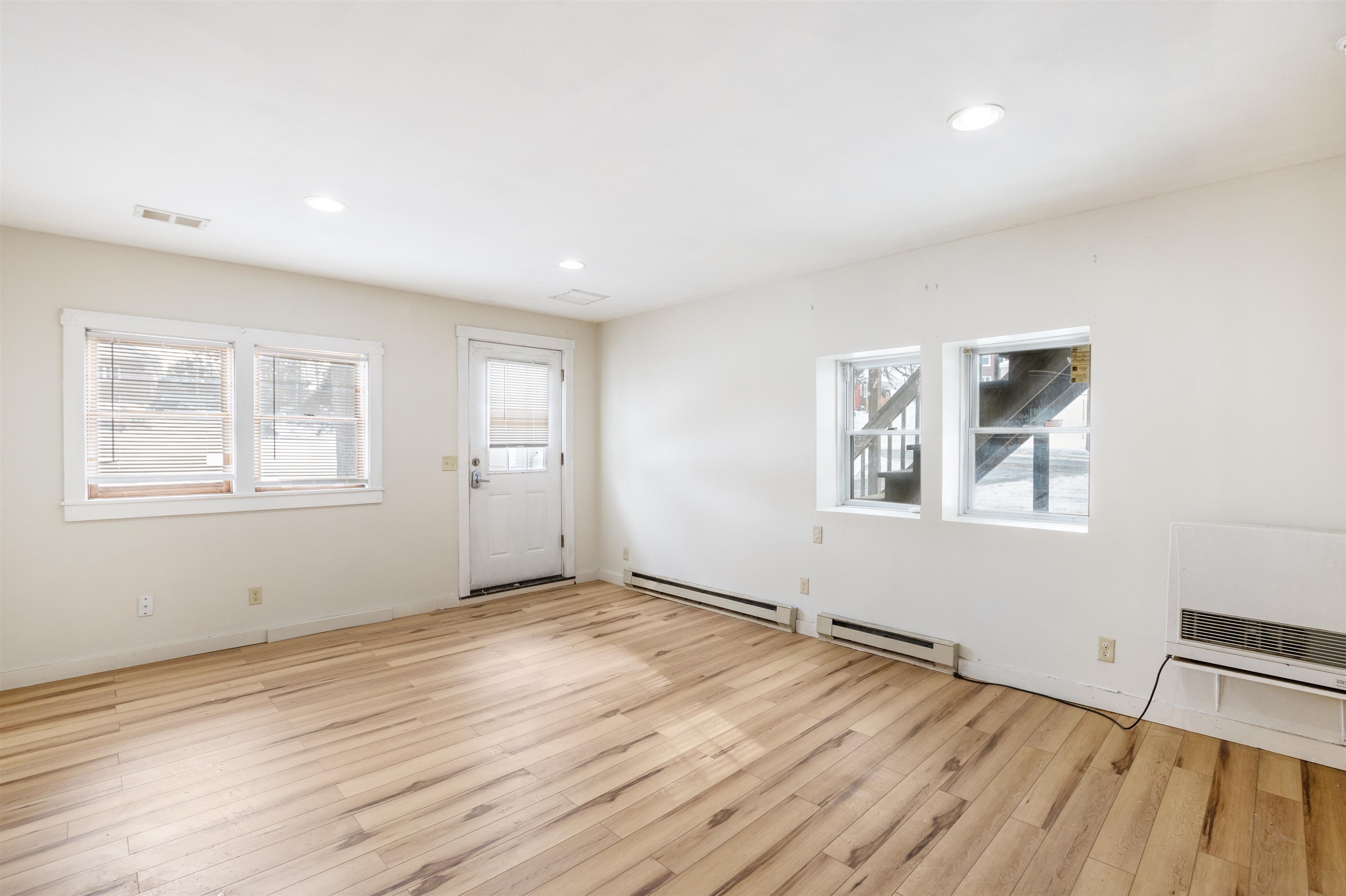 7 Cross Street, Unit 1 Whitefield, NH 03598 - Photo 11 of 20