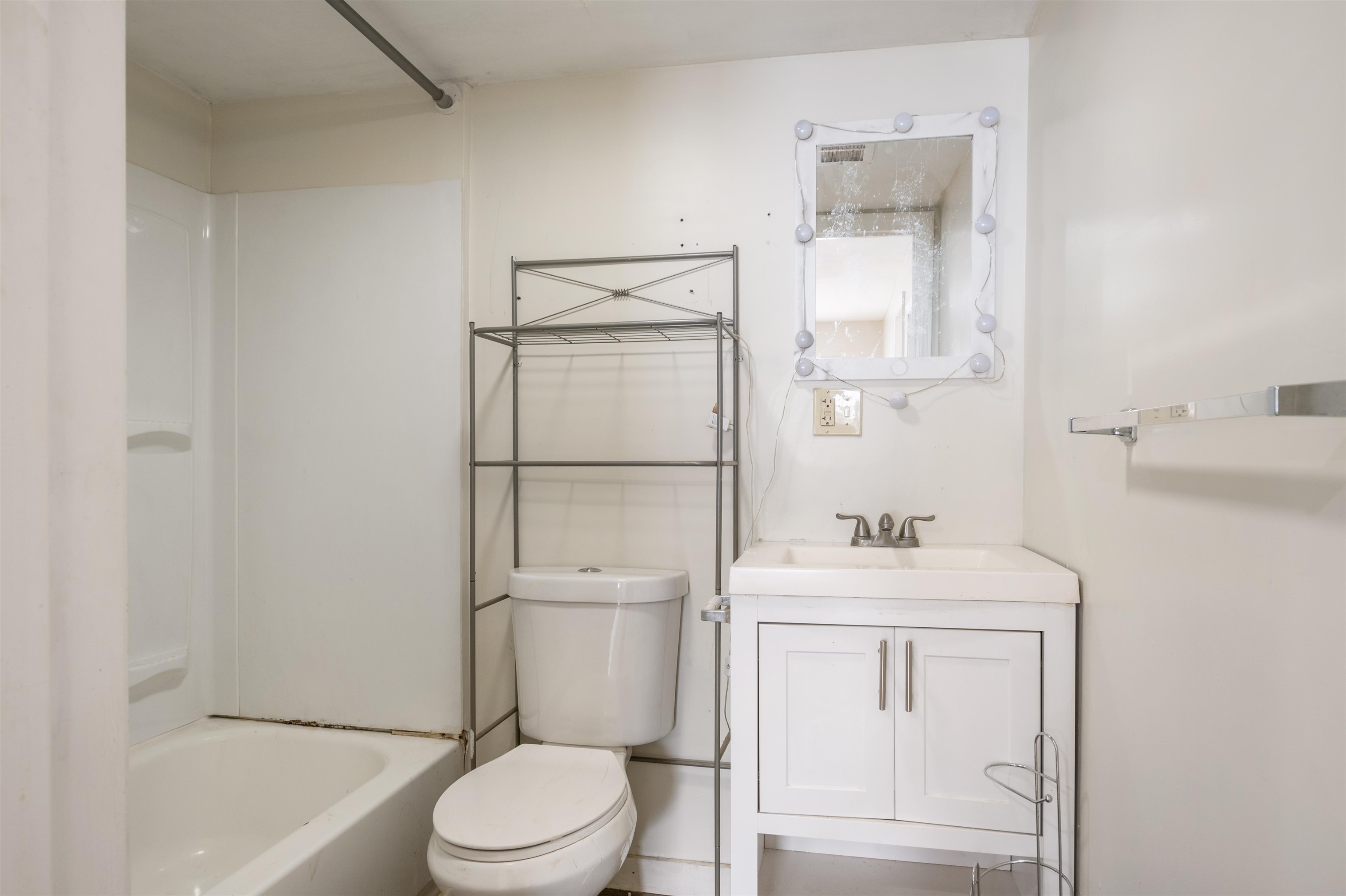 7 Cross Street, Unit 1 Whitefield, NH 03598 - Photo 12 of 20