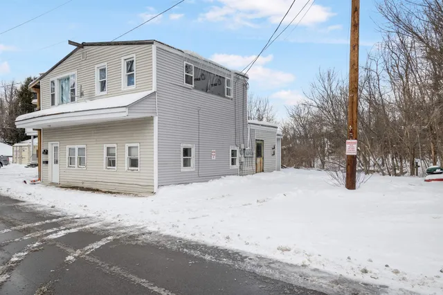 $1,400 | 7 Cross Street, Unit 1, Whitefield, NH 03598