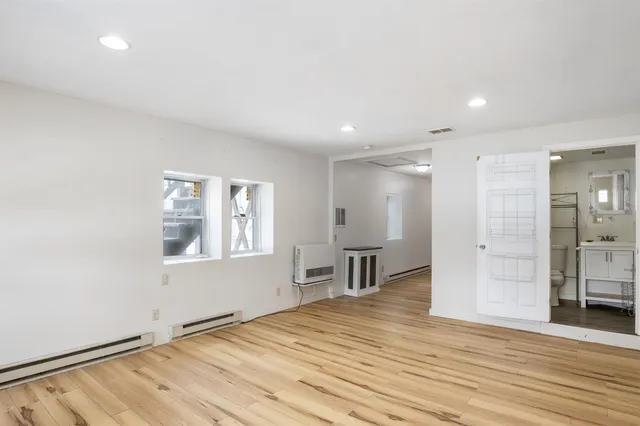 $1,400 | 7 Cross Street, Unit 1, Whitefield, NH 03598