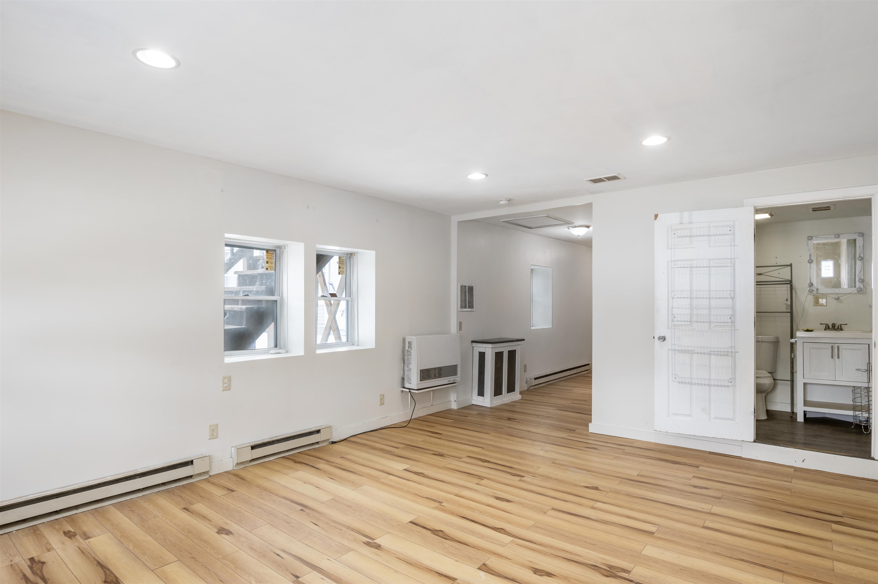 7 Cross Street, Unit 1 Whitefield, NH 03598 - Photo 7 of 20