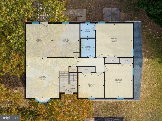 a view of a yard in front of a house