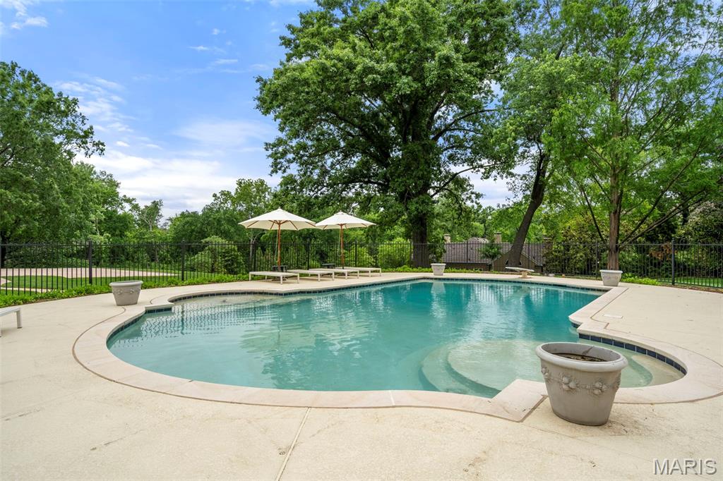 760 Kent Road Ladue, MO 63124 - Photo 49 of 61