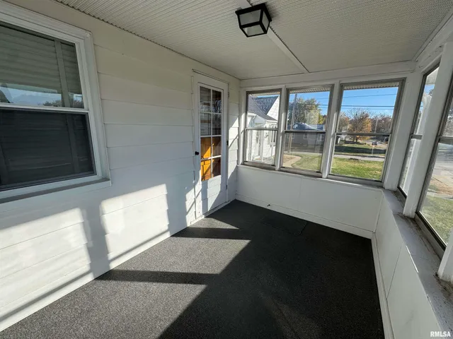 $1,300 | 2246 Bellevue Avenue, Bettendorf, IA 52722