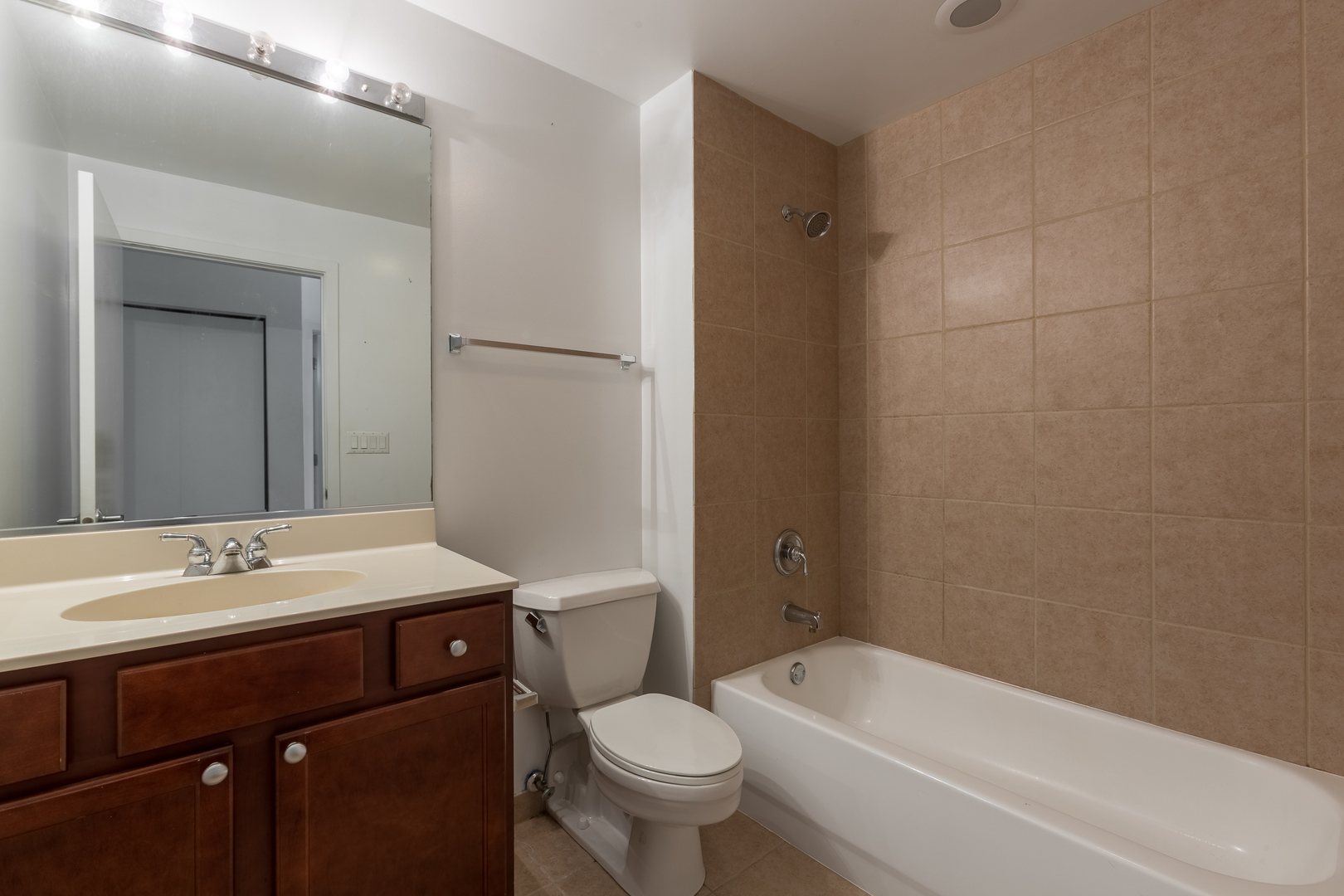 1001 West 15th Street, Unit 335 Chicago, IL 60608 - Photo 9 of 14