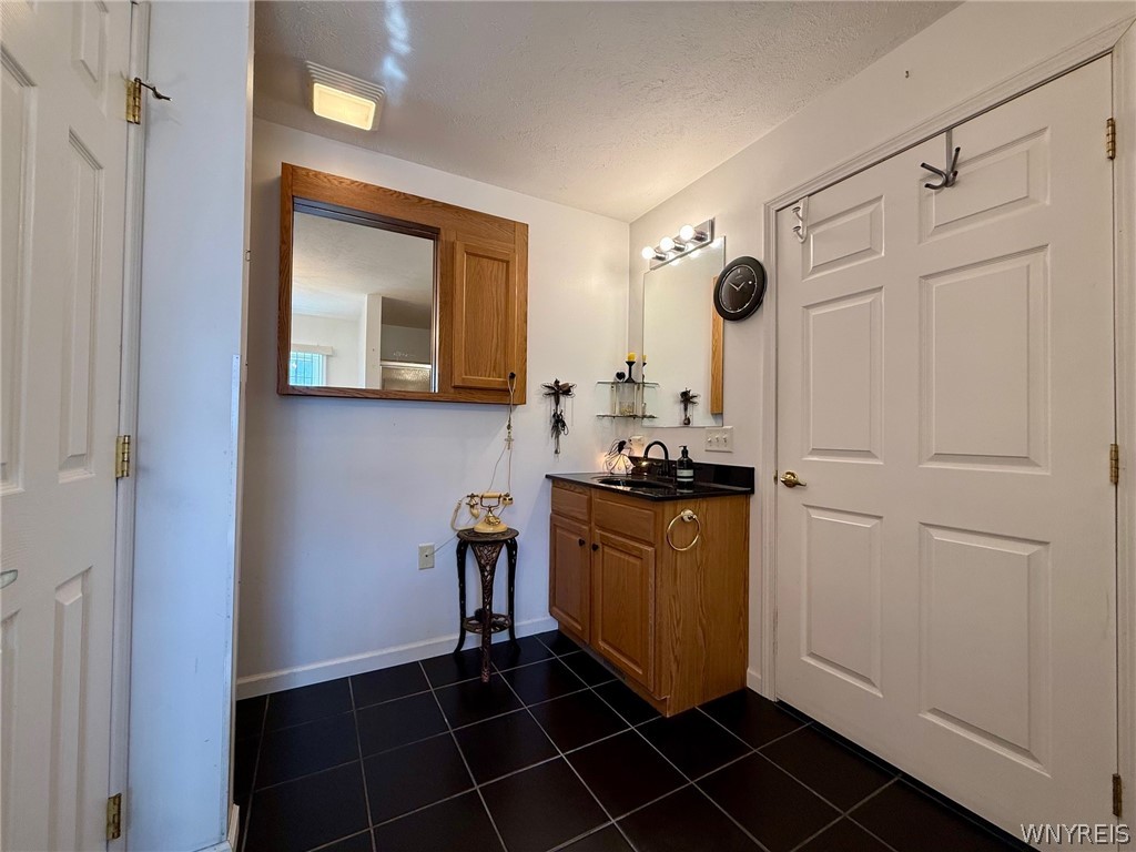 6969 Nash Road Wheatfield, NY 14120 - Photo 18 of 25