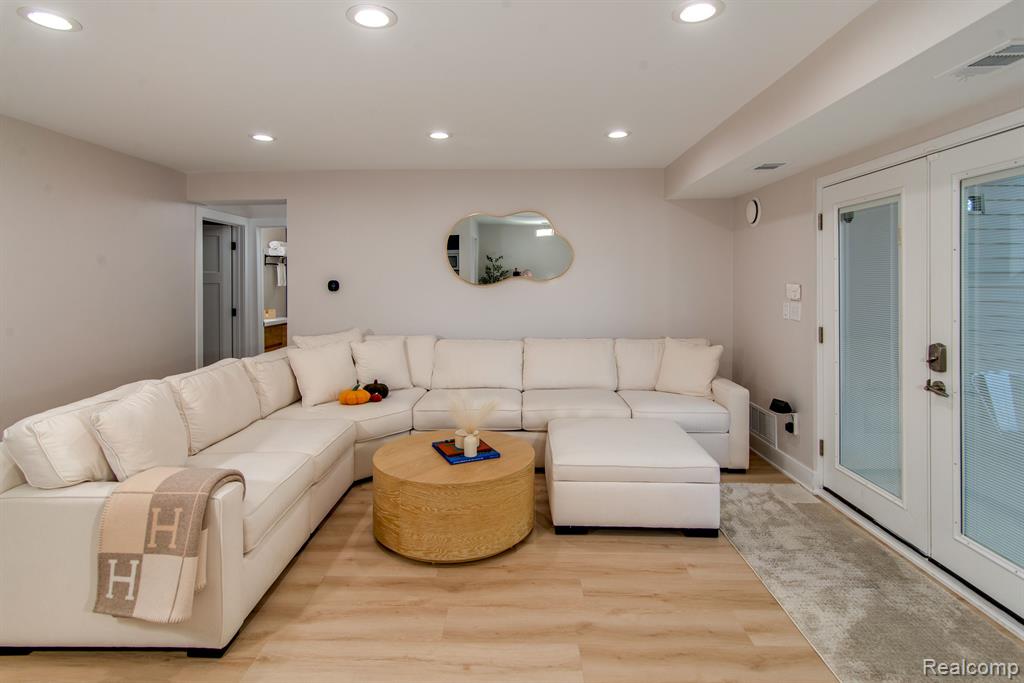 30445 West 14 Mile Road, Unit 52 Farmington Hills, MI 48334 - Photo 10 of 16