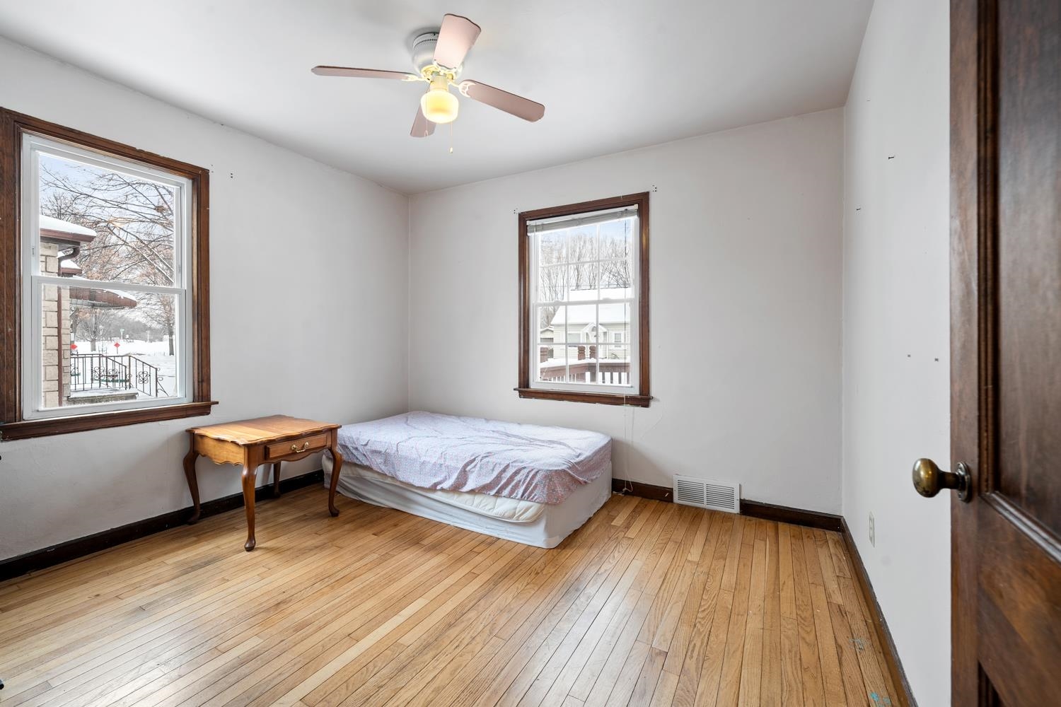 1536 Smith Street Green Bay, WI 54302 - Photo 12 of 24