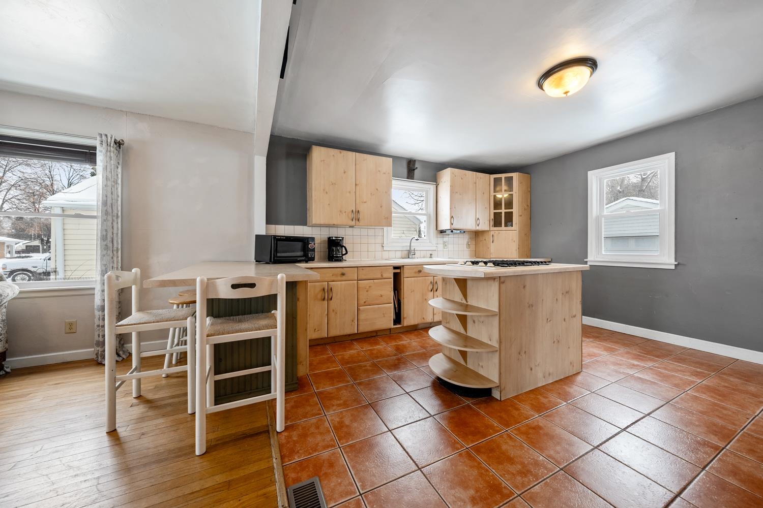 1536 Smith Street Green Bay, WI 54302 - Photo 7 of 24