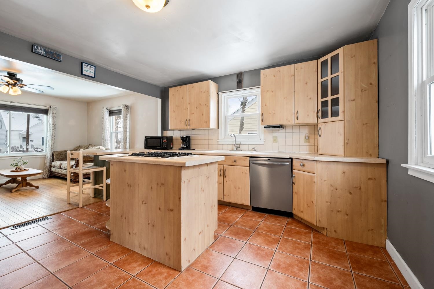 1536 Smith Street Green Bay, WI 54302 - Photo 9 of 24