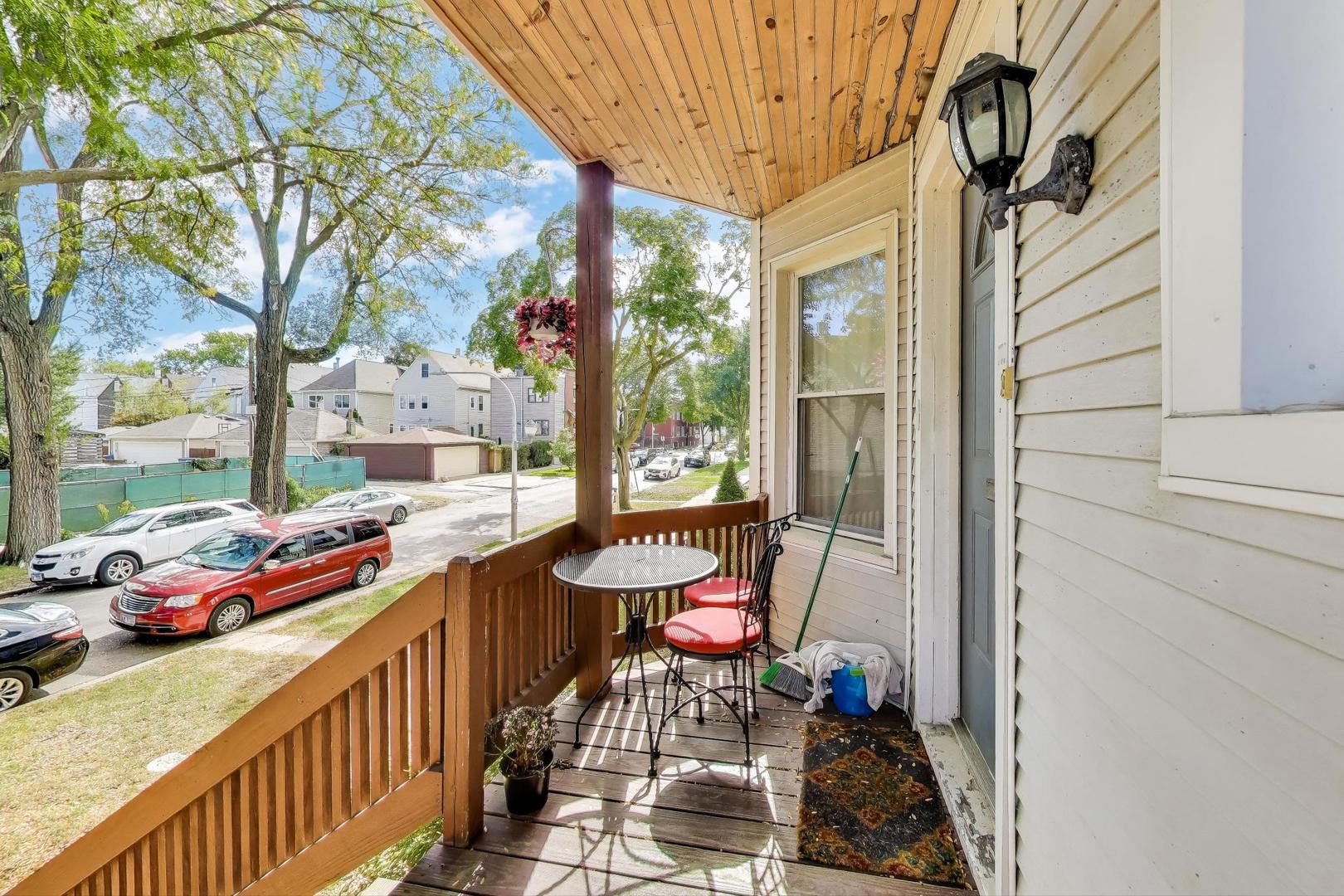 4154 North Campbell Avenue Chicago, IL 60618 - Photo 3 of 28